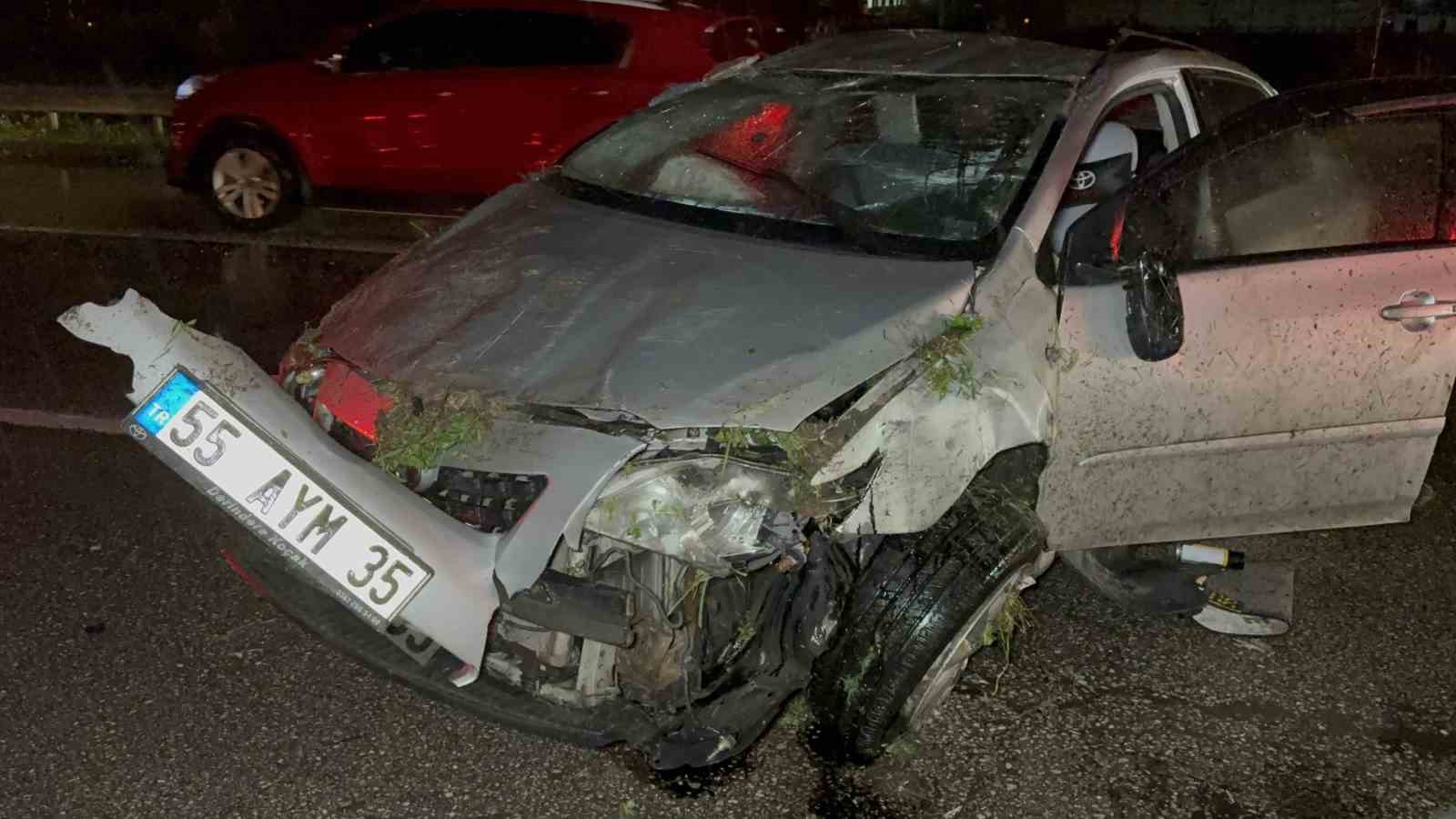 Hurdaya dönen araçtan yara almadan çıktılar