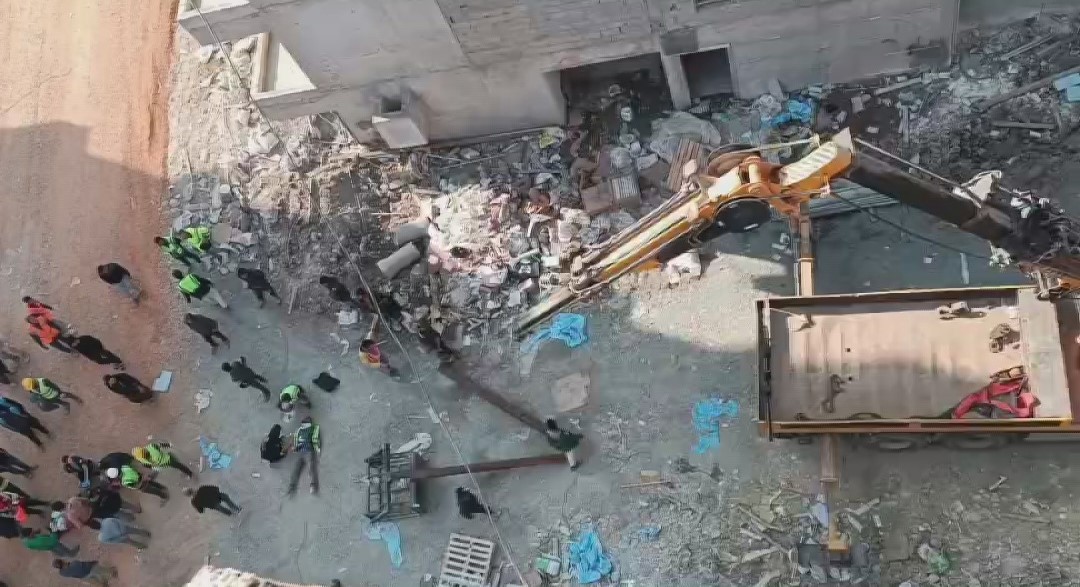 Vincin kırılmasıyla 2 işçi 25 metreden yere çakıldı