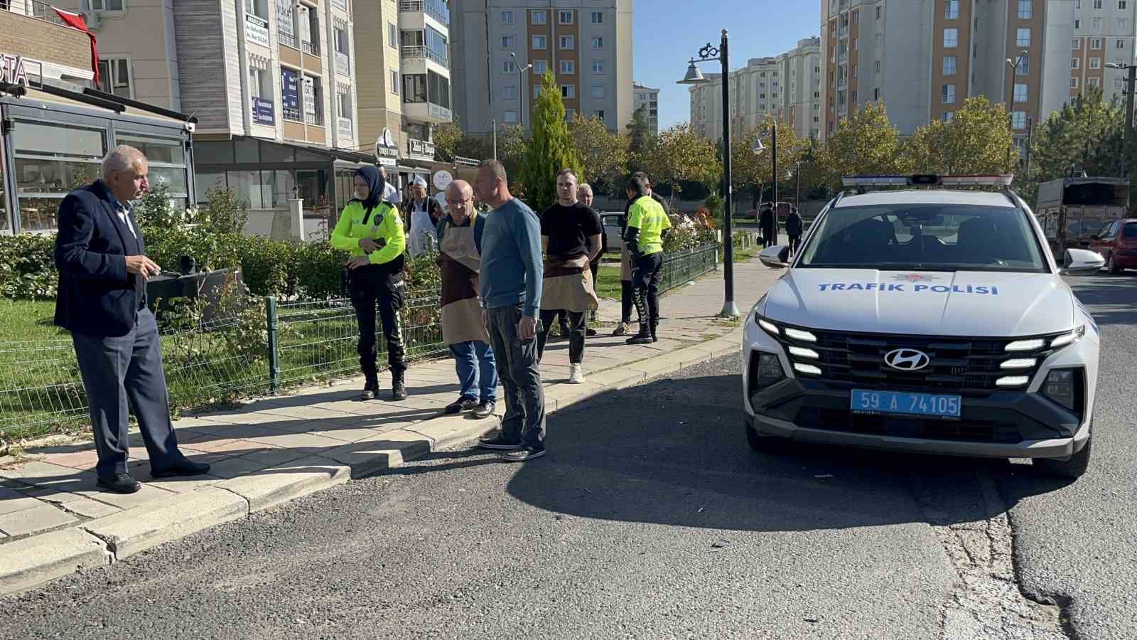 Tekirdağ&rsquo;da motosiklet lokantanın bah&ccedil;esine daldı: O anlar kamerada

