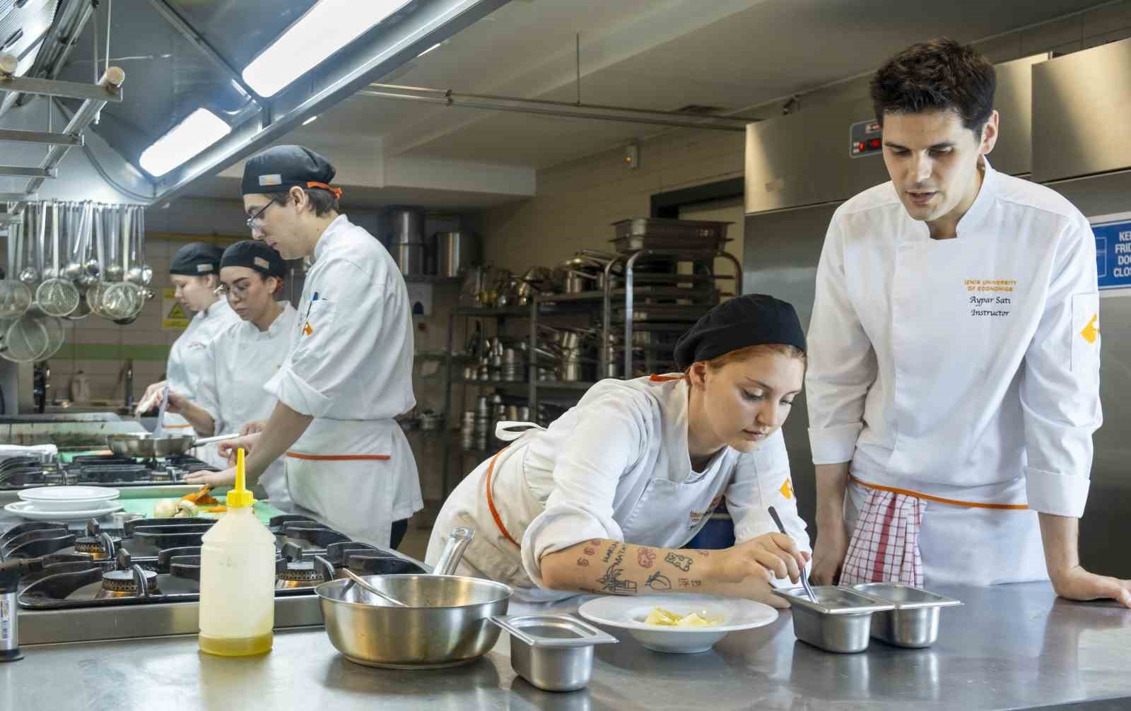 Ev yapımı konservede ‘ölümcül’ tehlike