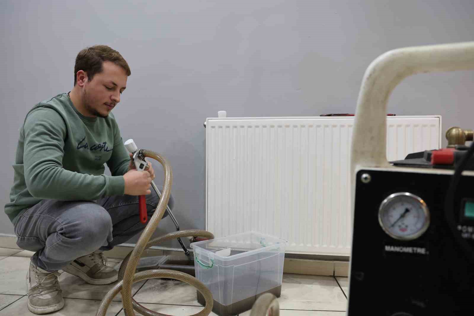 Petek temizliği faturayı y&uuml;zde 30 azaltıyor: İki yılda bir yapılması şart
