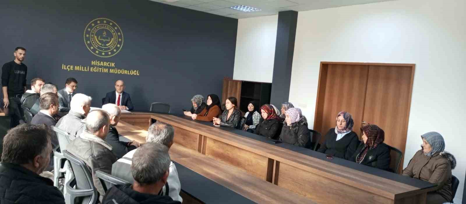 M&uuml;d&uuml;r Hasan Kilitci; "Eğitim ortamlarının hijyeni akademik başarıya doğrudan etki eder"
