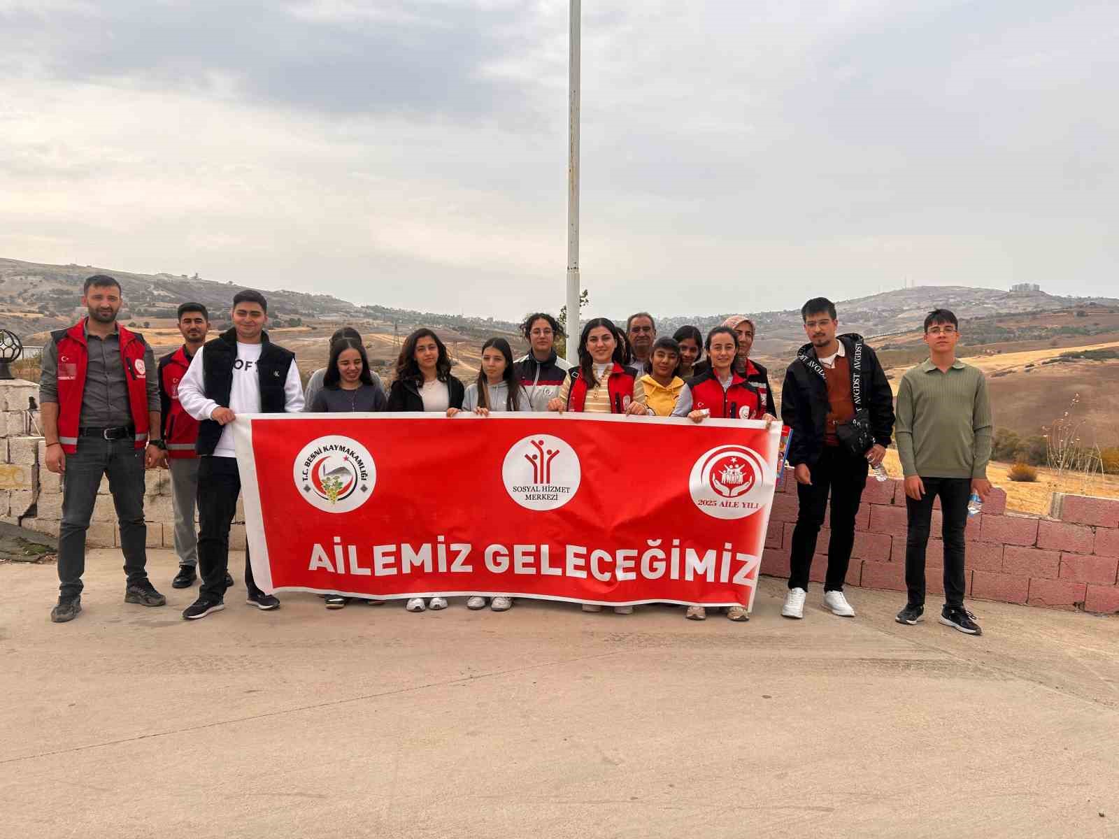 Besni’de YKS adaylarına sosyal destek programı düzenlendi