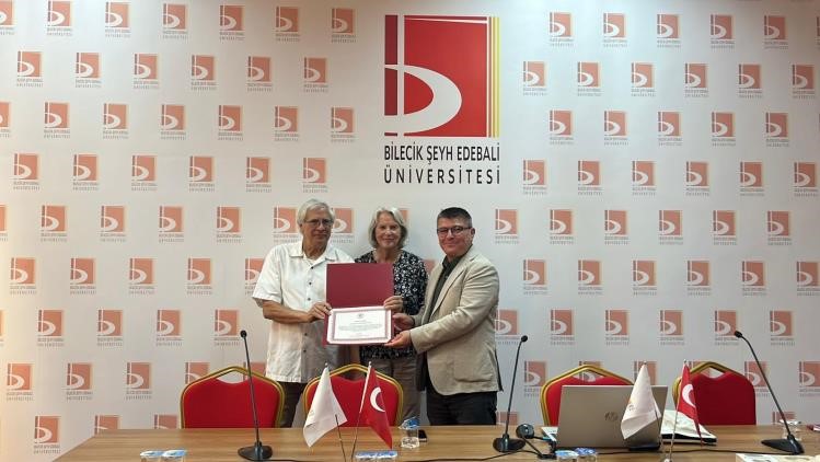 BŞE&Uuml;&rsquo;de farklı k&uuml;lt&uuml;rler bir araya geldi
