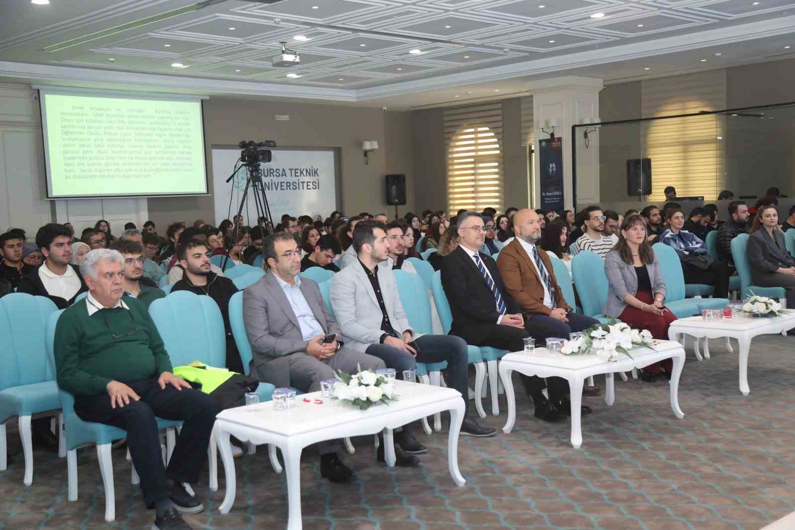 Dr. Ahmet &Ouml;zkul; "Hayatın i&ccedil;inde olun iz bırakın"
