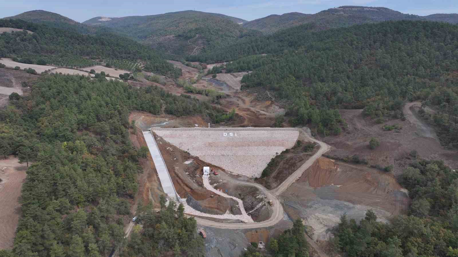 Yaykın G&ouml;leti 464 bin 909 metrek&uuml;p su kapasitesiyle 700 dekar tarım arazisini suyla buluşturacak
