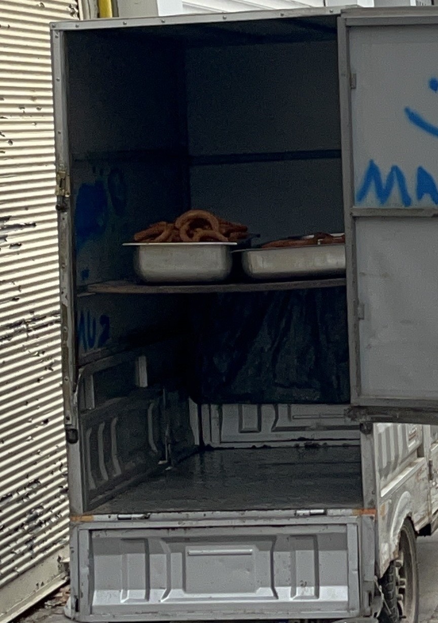 Tatlılar sağlıksız şartlarda taşındı
