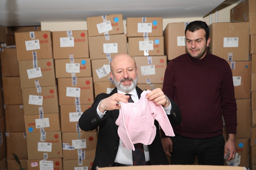 Başkan Çolakbayrakdar: "Her eve, her gönüle dokunan hizmetlerle örnek oluyoruz"