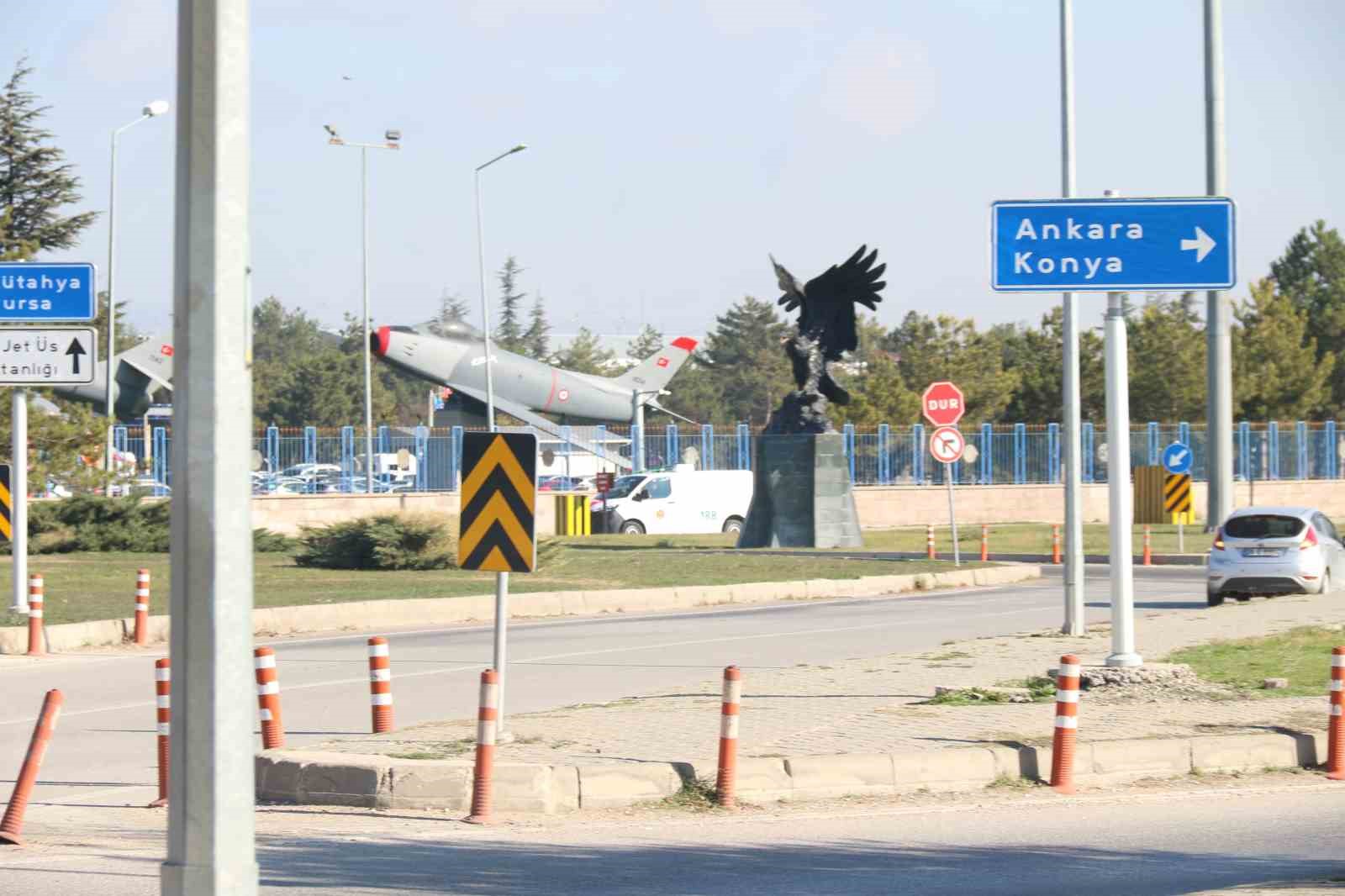 İki hava şehidi uçakla Eskişehir’e getirildi
