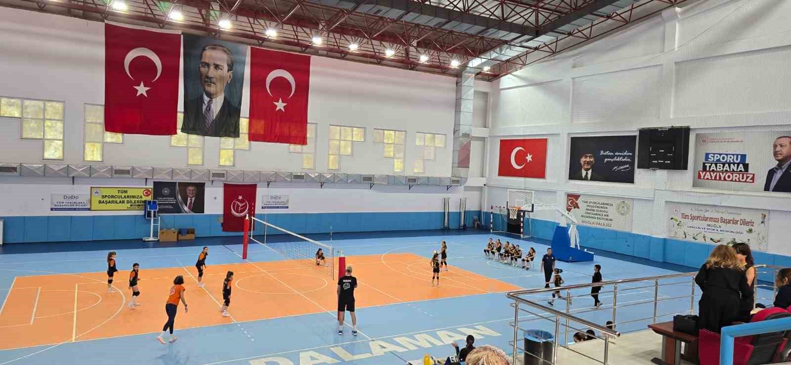 Köyceğizli minikler voleybolda şampiyon oldu
