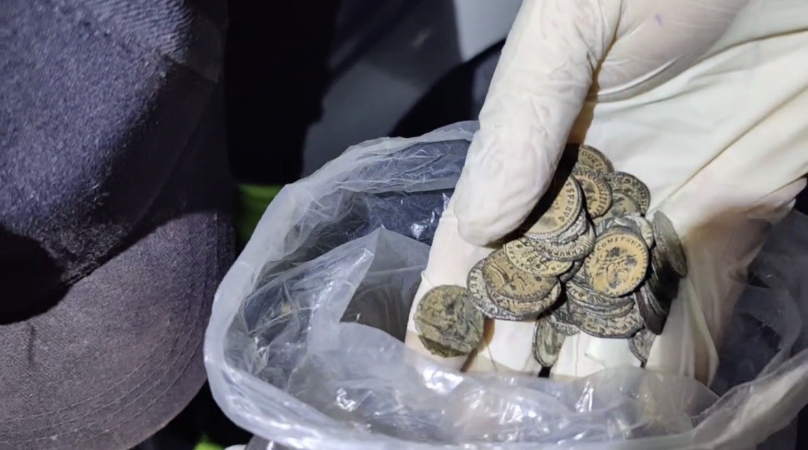 Mardin’de "Anadolu Mirası" operasyonunda 4 bin 897 sikke ele geçirildi
