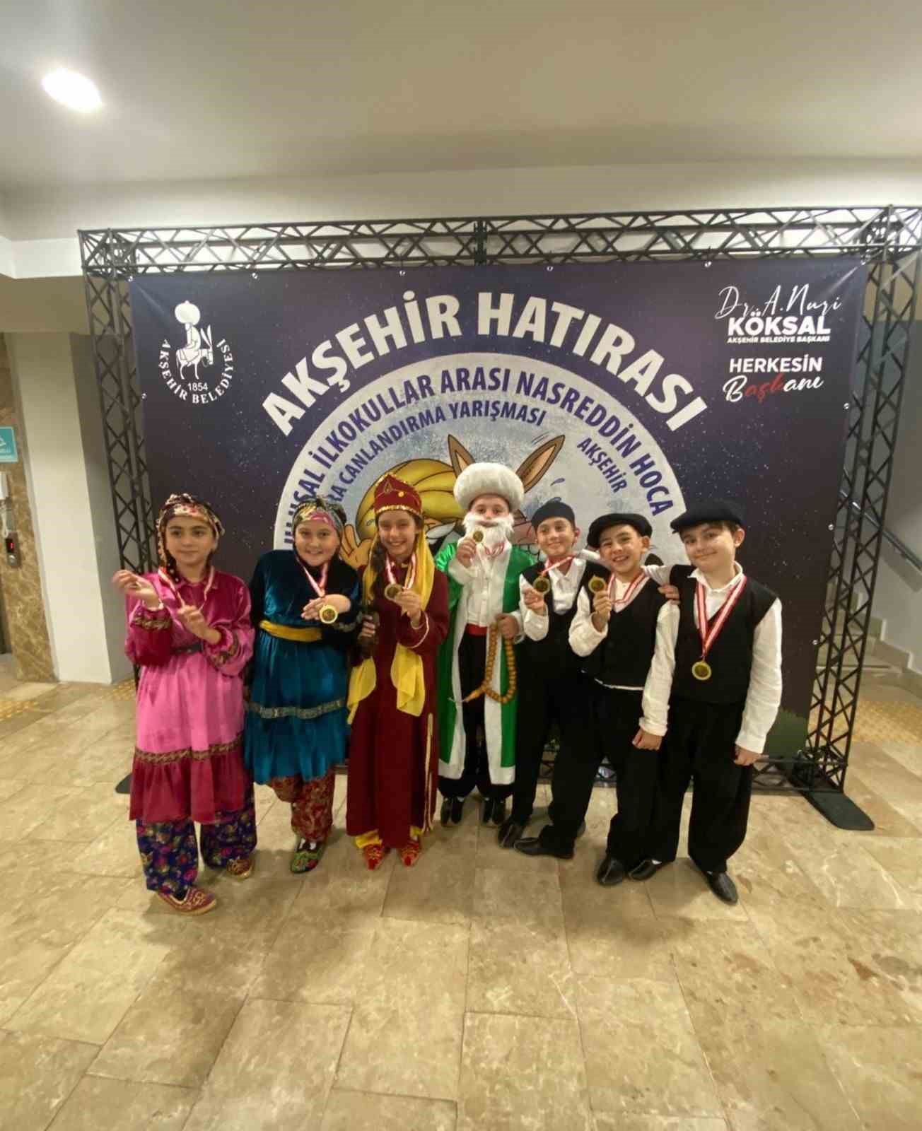 Gülkent İlkokulu tiyatro ekibi Türkiye üçüncüsü oldu