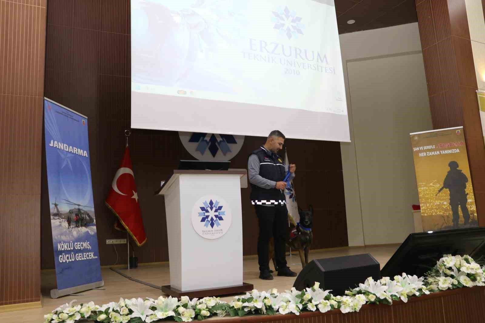 Jandarma ekipleri &ouml;ğrencileri madde bağımlılığı konusunda bilgilendirdi
