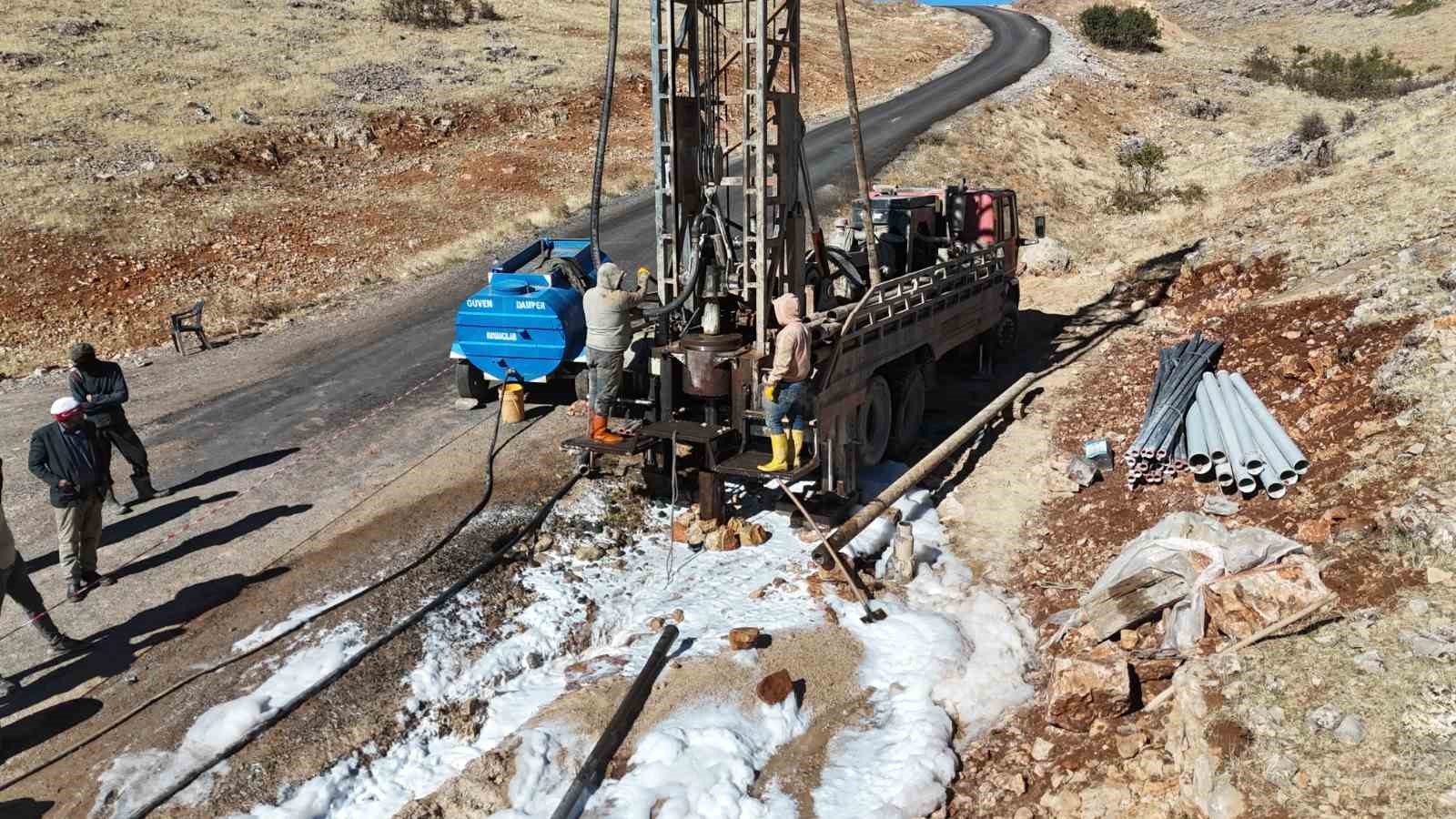 Elazığ’ın bir köyünde daha su hasreti sona erdi