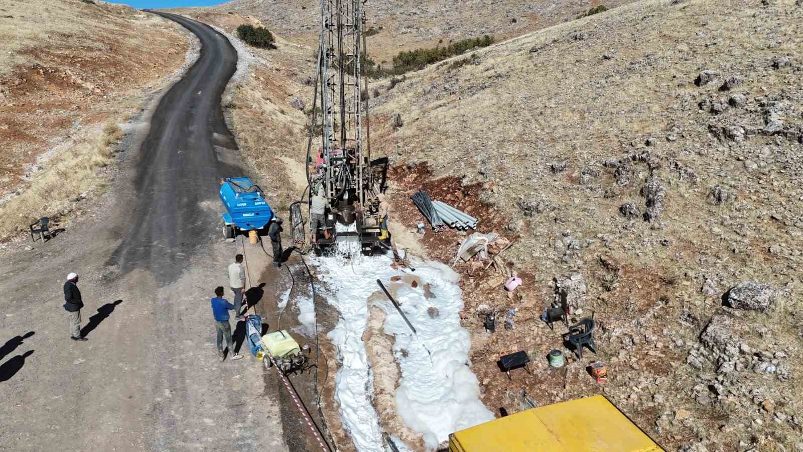 Elazığ’ın bir köyünde daha su hasreti sona erdi