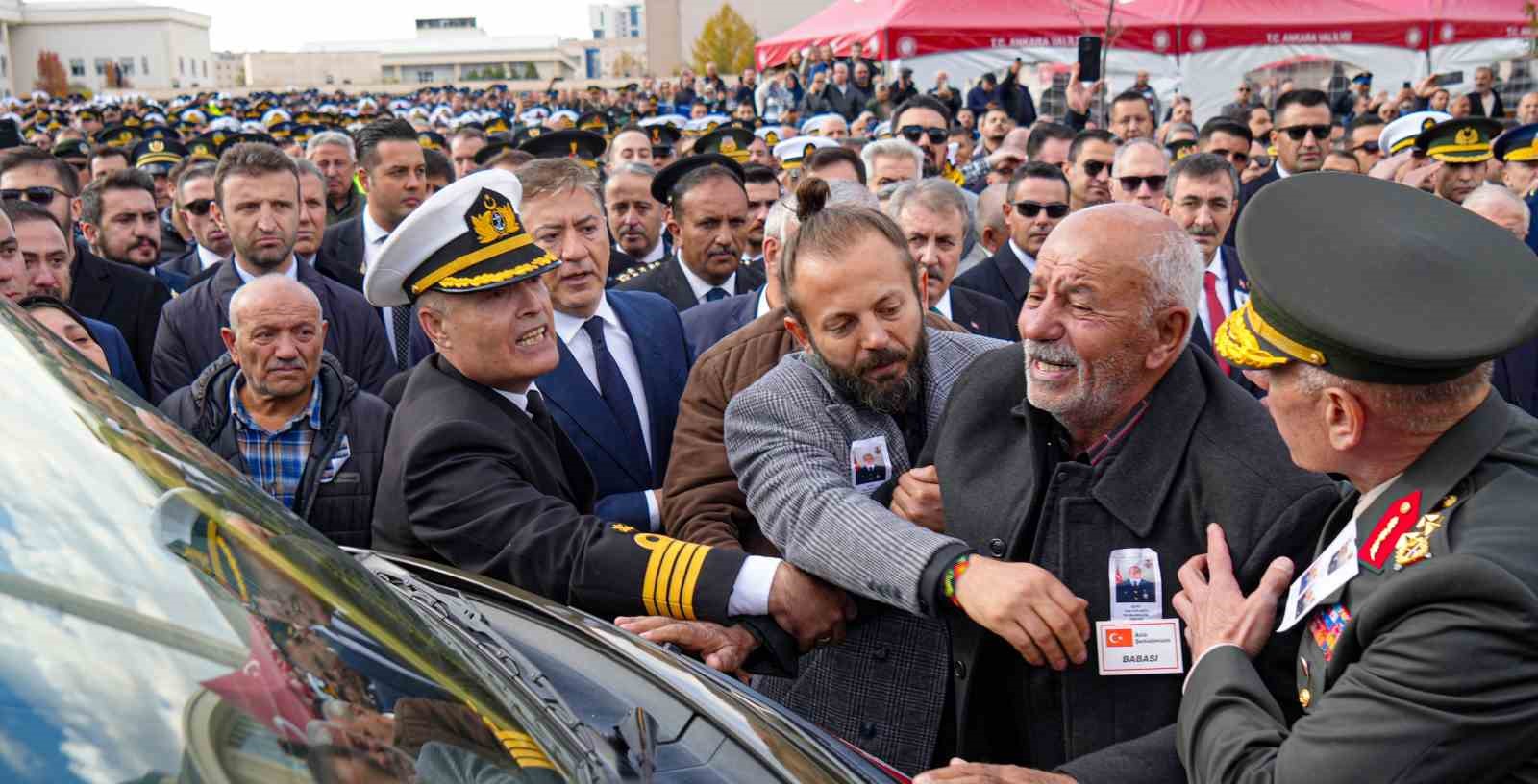 Ankara, Gürcistan’daki uçak kazasında şehit olan askerlerini uğurladı