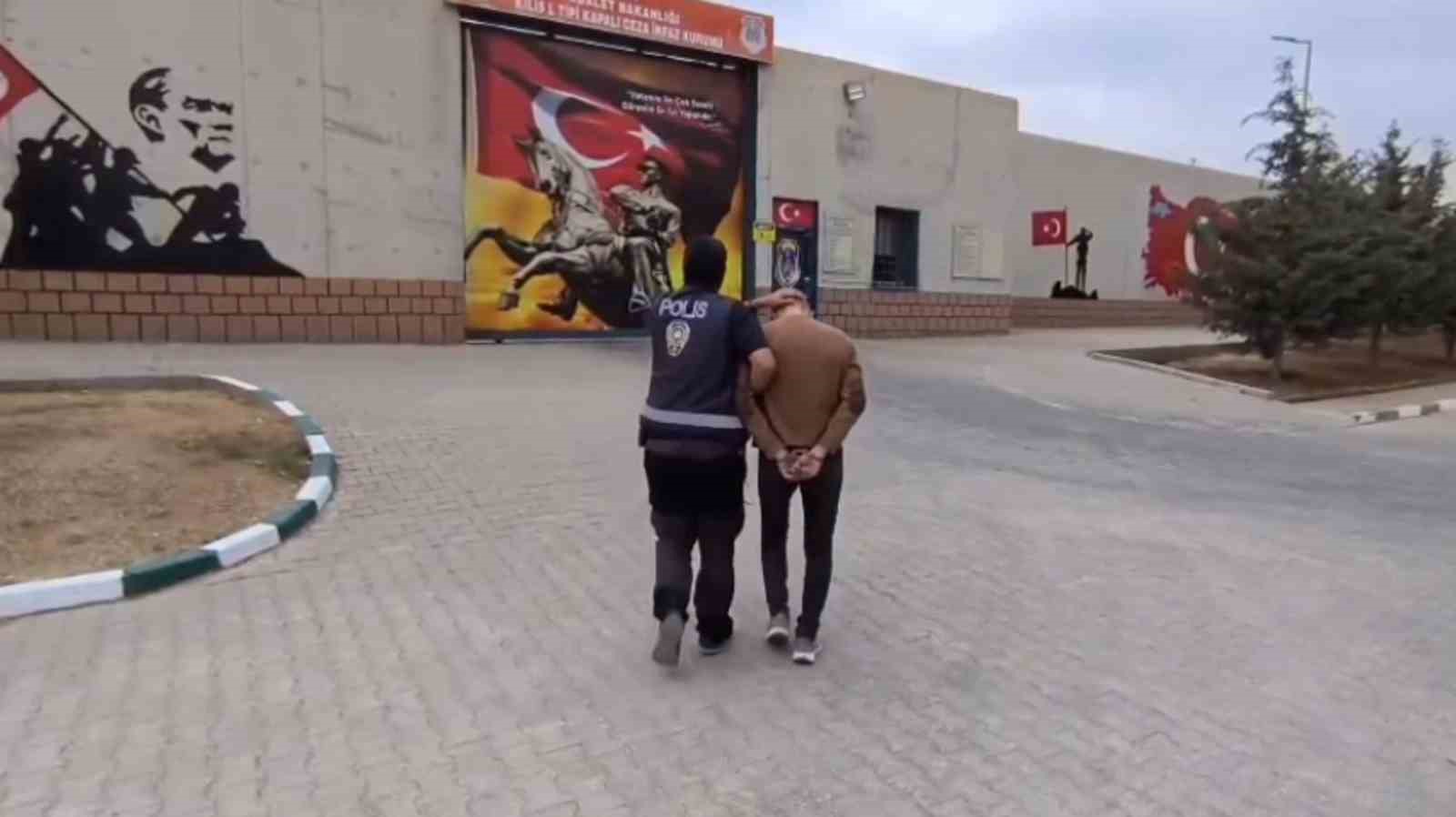 Defne&rsquo;de  12 yıldır firari olarak aranan şahıs  yakalandı
