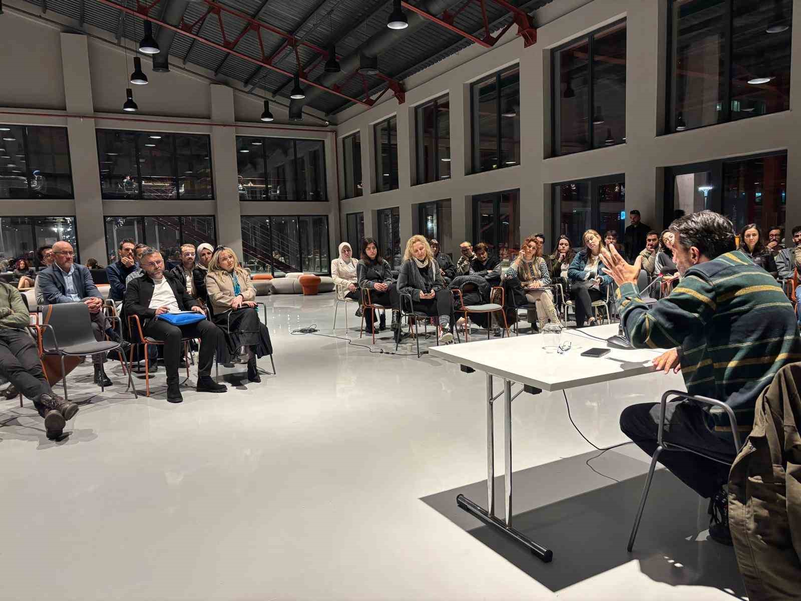 Nil&uuml;fer&rsquo;deki s&ouml;yleşilerde bu kez Erving Goffman&rsquo;ın etkileşim d&uuml;zeni kuramı masaya yatırıldı
