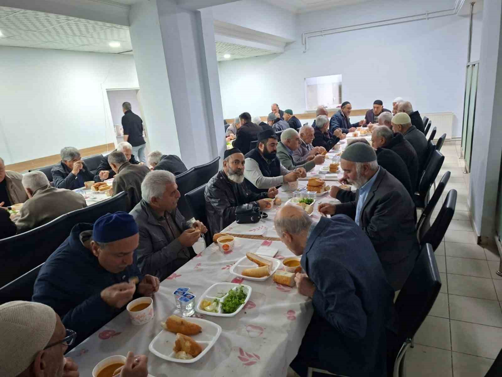 Elazığ’da sabah namazı buluşmaları sürüyor