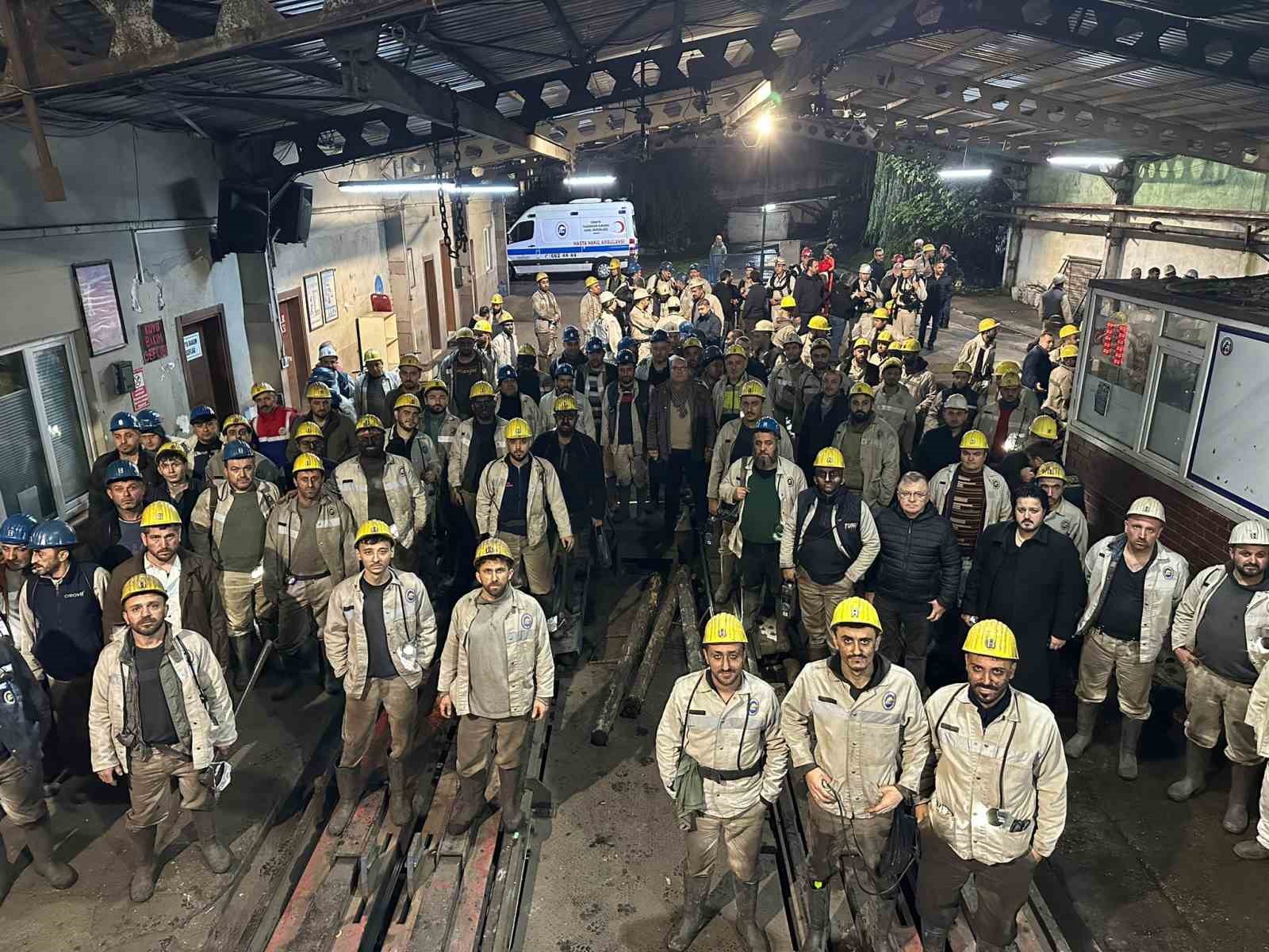 Maden işçileri yangın tatbikatı yaptı