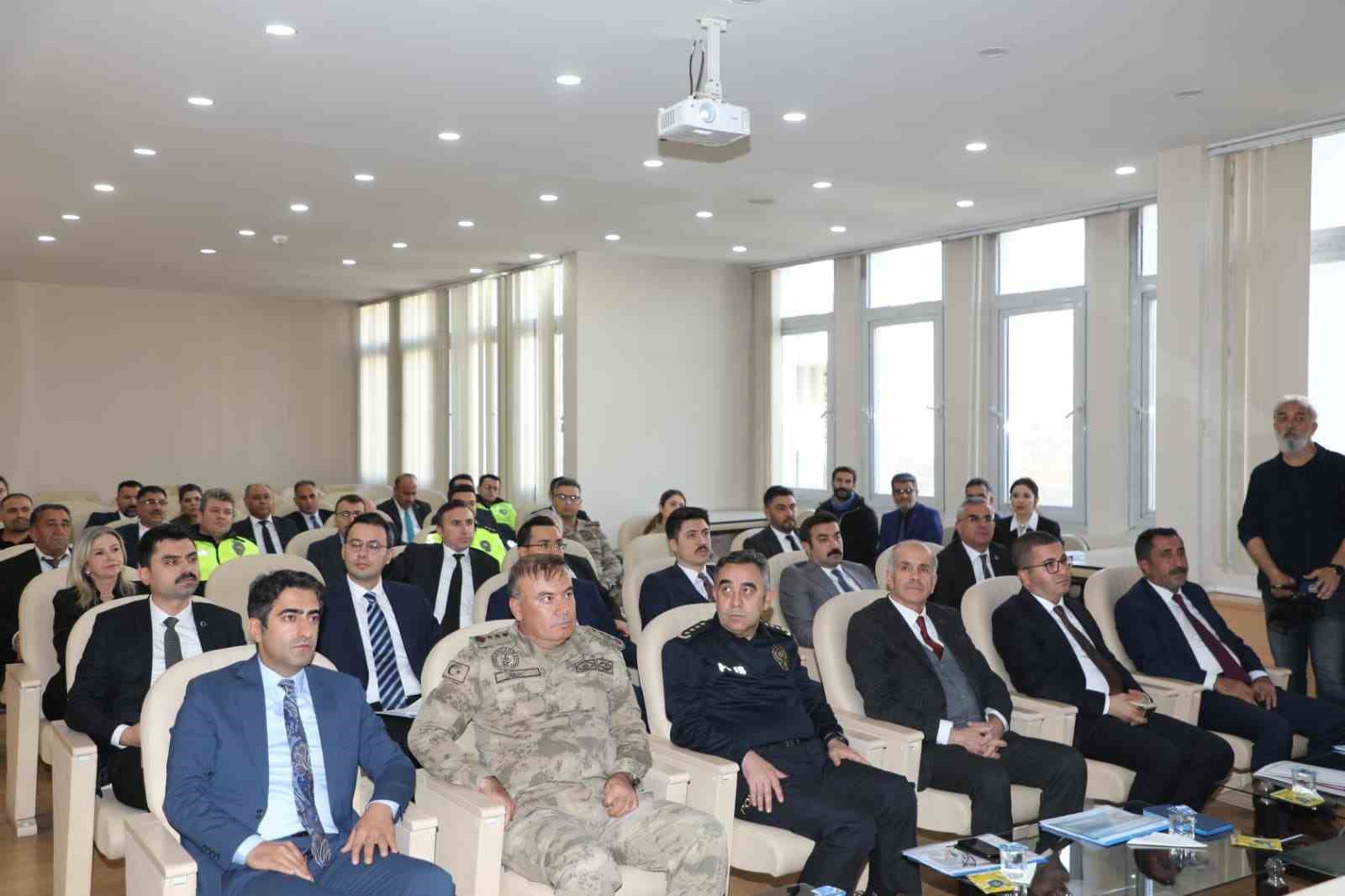 Kars’ta kış tedbirleri masaya yatırıldı