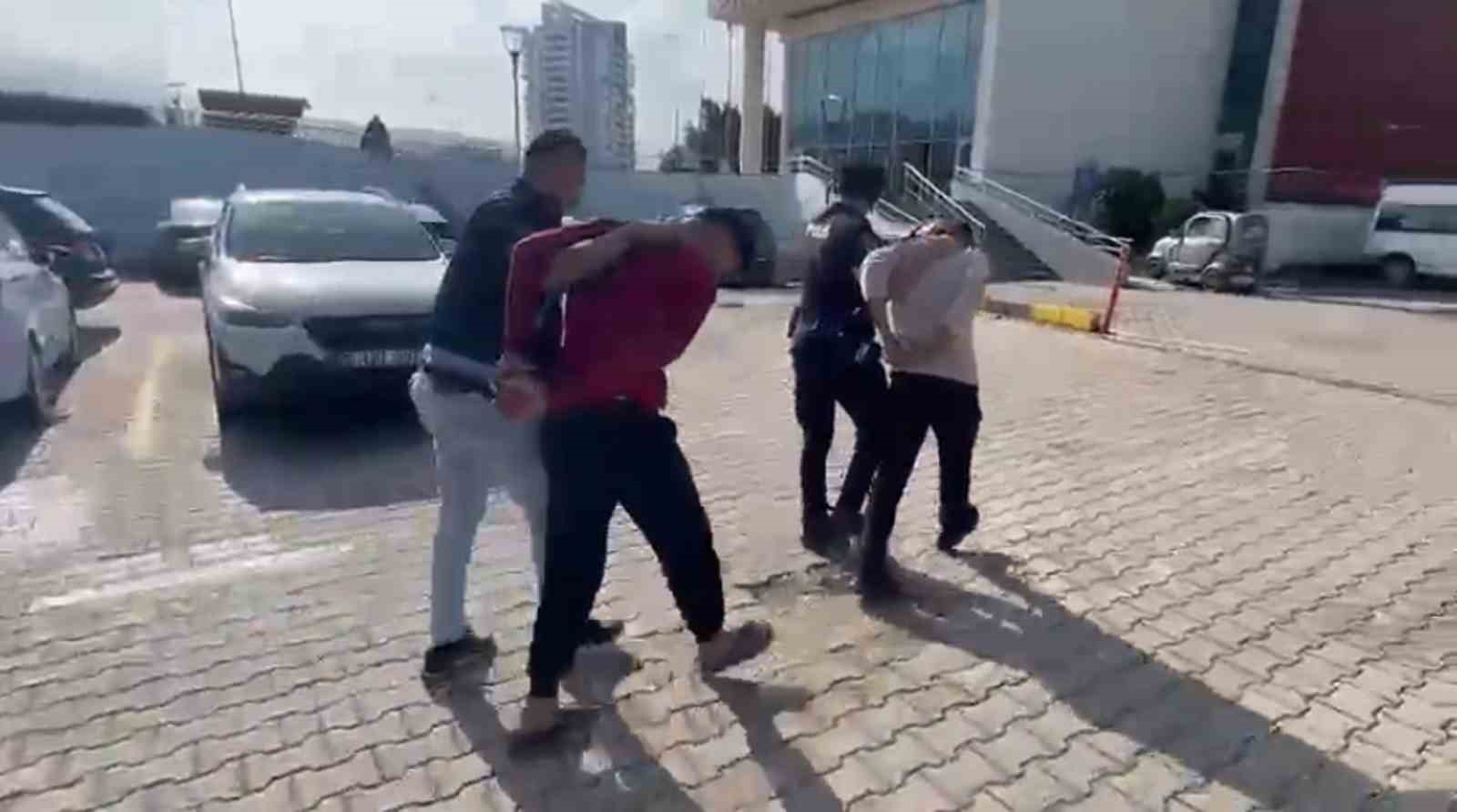 İskenderun’da aranan 2 şahıs yakalandı