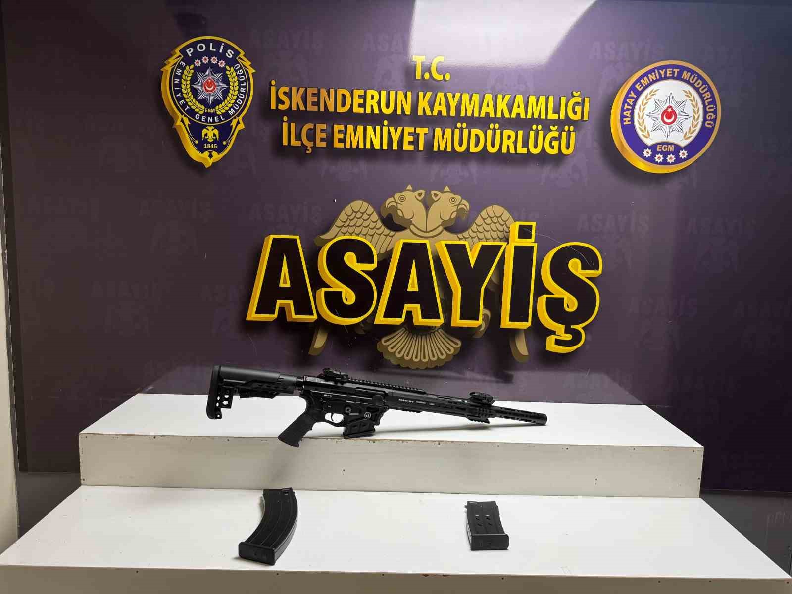 İskenderun&rsquo;da aranan 2 şahıs yakalandı
