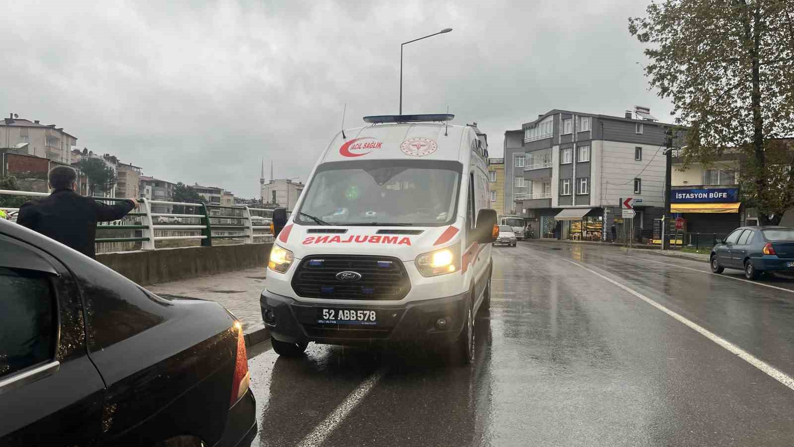 Ordu&rsquo;da otomobilin &ccedil;arptığı yaya yaralandı
