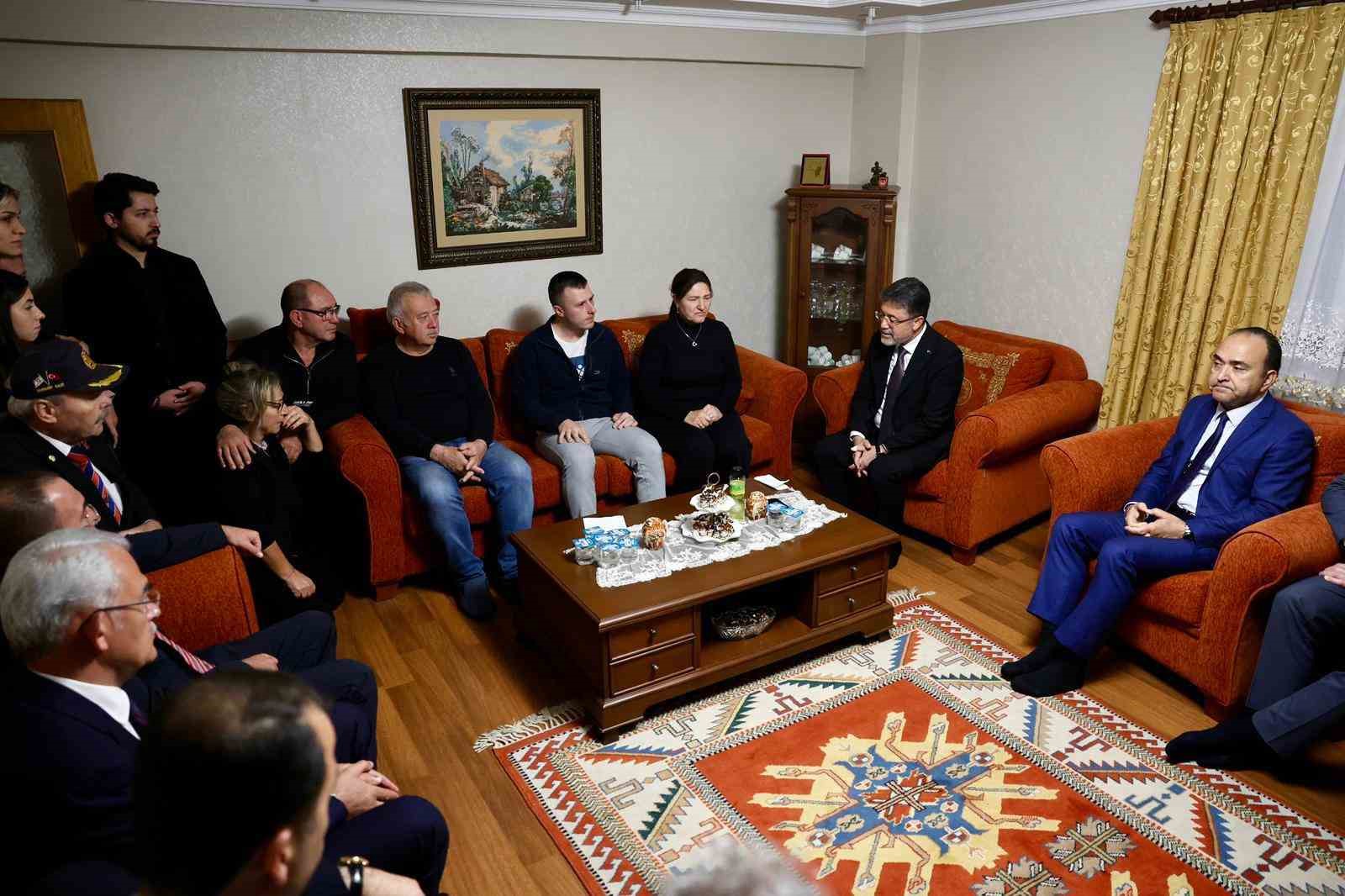 Tarım ve Orman Bakanı Yumaklı’dan, Hırvatistan’da düşen uçakta şehit olan pilotun ailesine ziyaret
