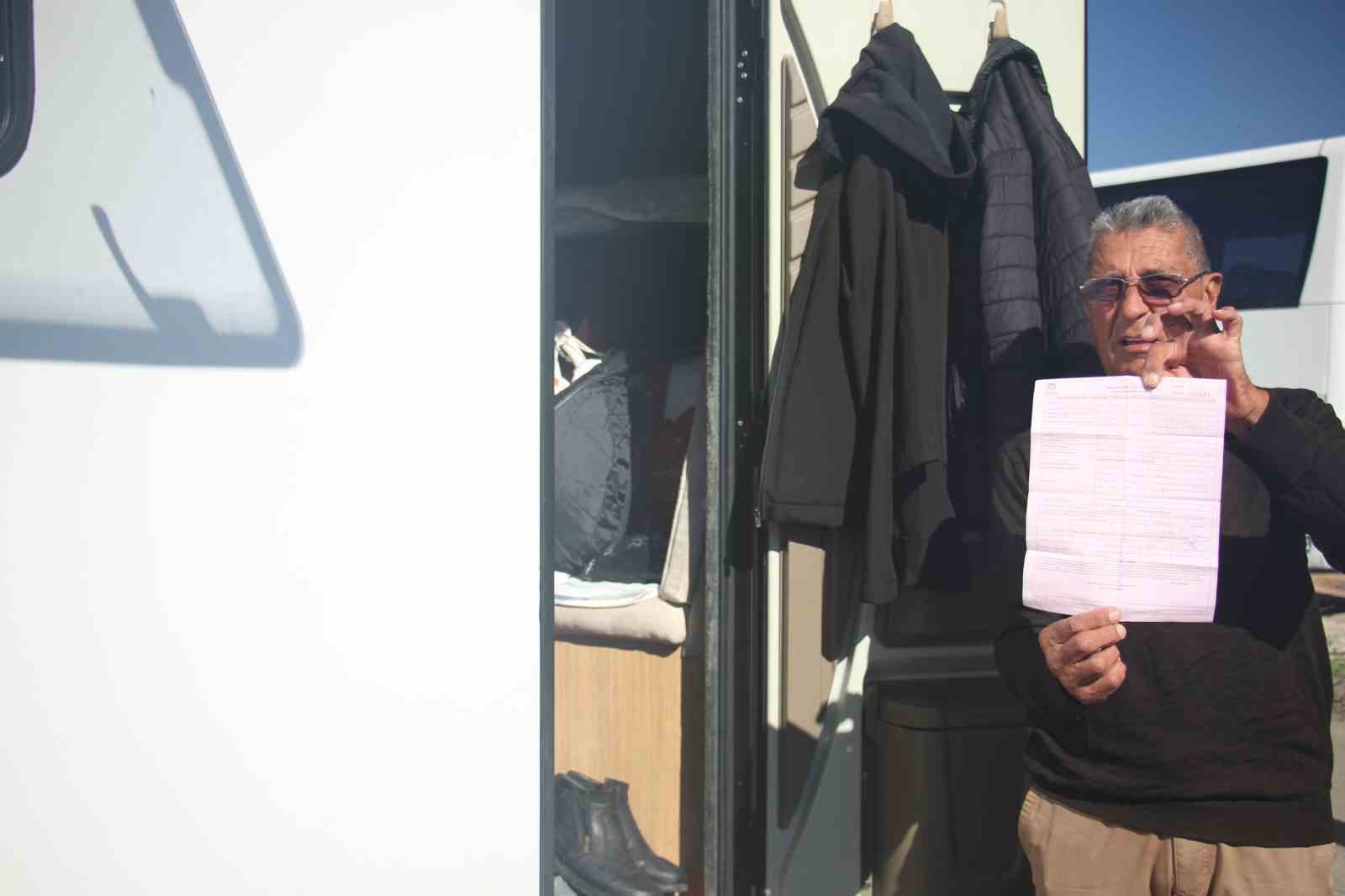 Marmaris’te karavanda yaşayan emekliye belediyeden "barınma tutanağı" şoku