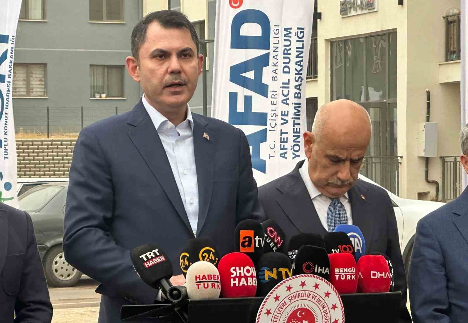 Bakan Kurum: "Türkiye genelinde ise 2025 yılı sonuna kadar 453 bin konutun teslimini gerçekleştireceğiz"