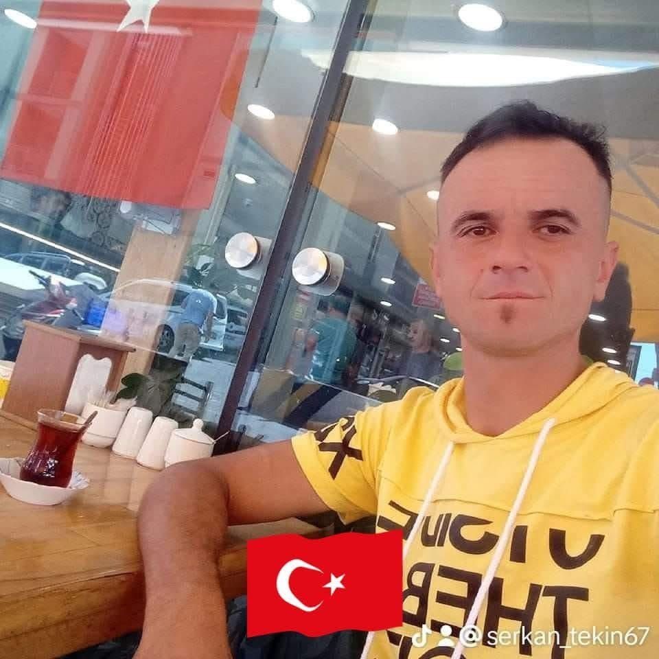 Yolun karşısına geçerken düştü, işçi servisinin çarpması sonucu hayatını kaybetti