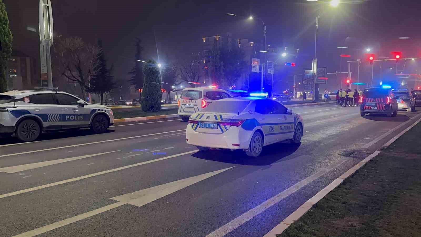 Elazığ’da zincirleme trafik kazası: 2 yaralı