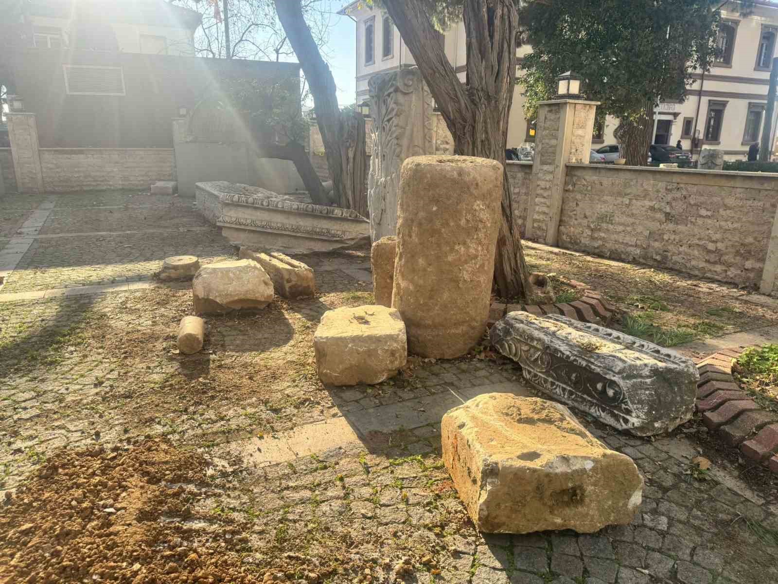 7 metreden Bizans sütunu çıktı