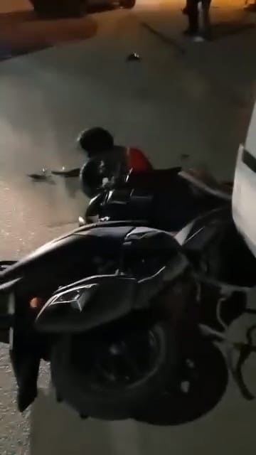 Bursa’da motosiklet sürücüsü 3 araca çarpıp yaralandı