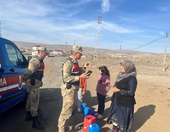 Jandarma kadına yönelik şiddeti önlemek için kapı kapı dolaşıyor