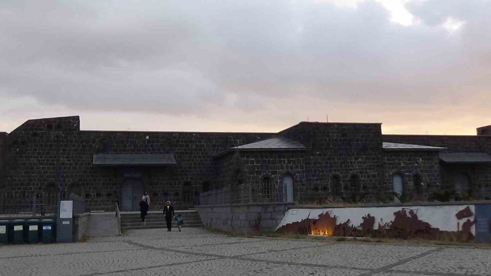 Kars’ta tarihe yolculuk: Kafkas Cephesi Harp Tarihi Müzesi’ne yoğun ilgi