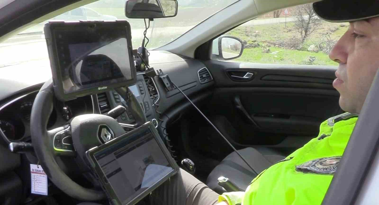 Tatil dönüşü D-100’de hareketlilik arttı: Radar ve teknolojik sistemlerle sürücülere sıkı denetim uygulandı