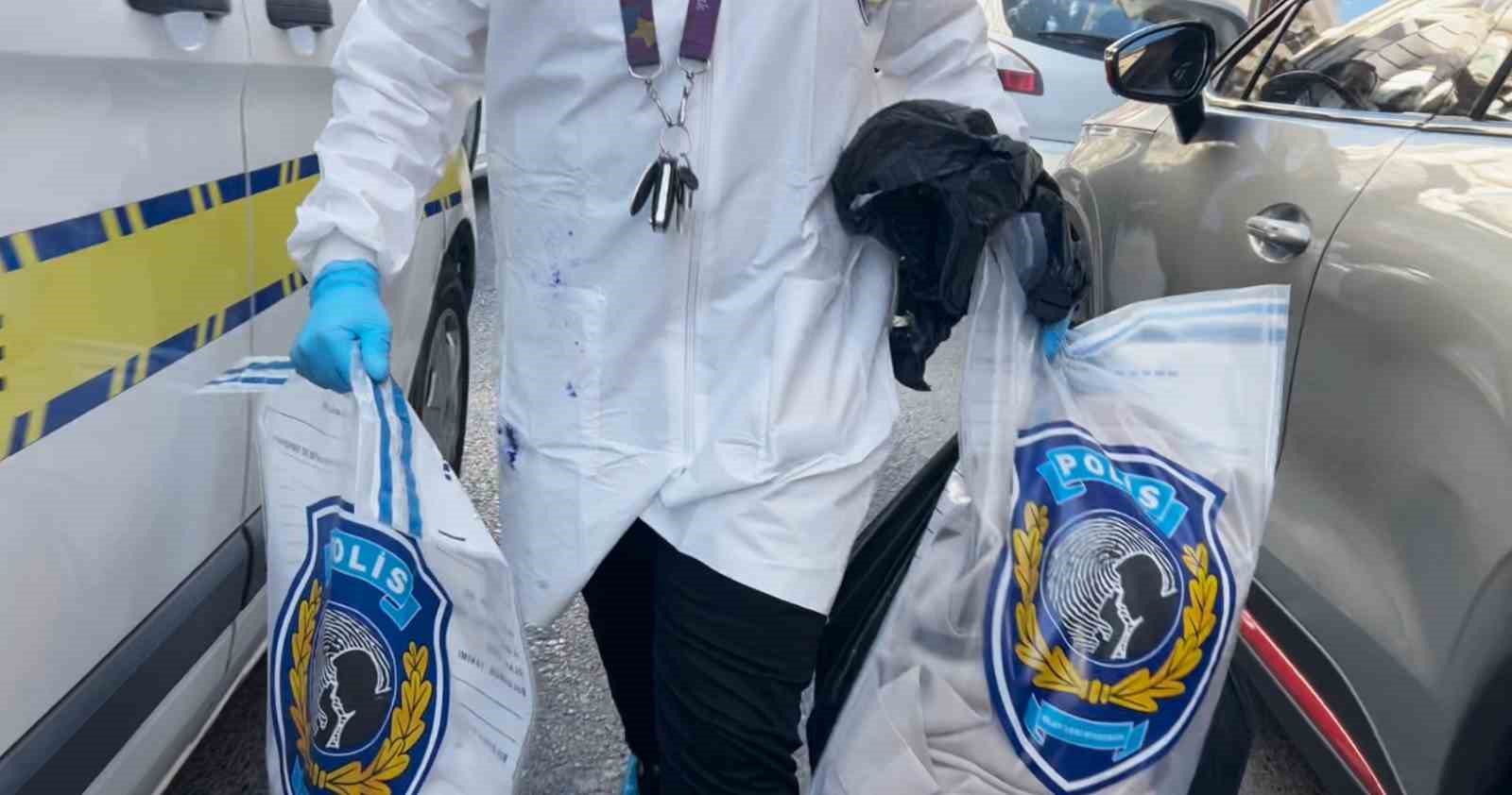 Böcek ailesinin kaldığı Fatih’teki otelde yeni gelişme: Odadaki eşyaları incelemeye götürüldü