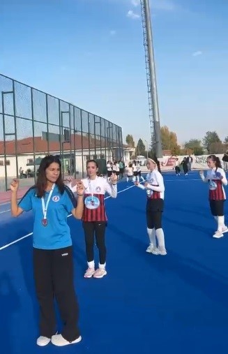 Muğla’nın şampiyon kızlarından Konya’da efsane kutlama şampiyonluk Zeybek ile taçlandı