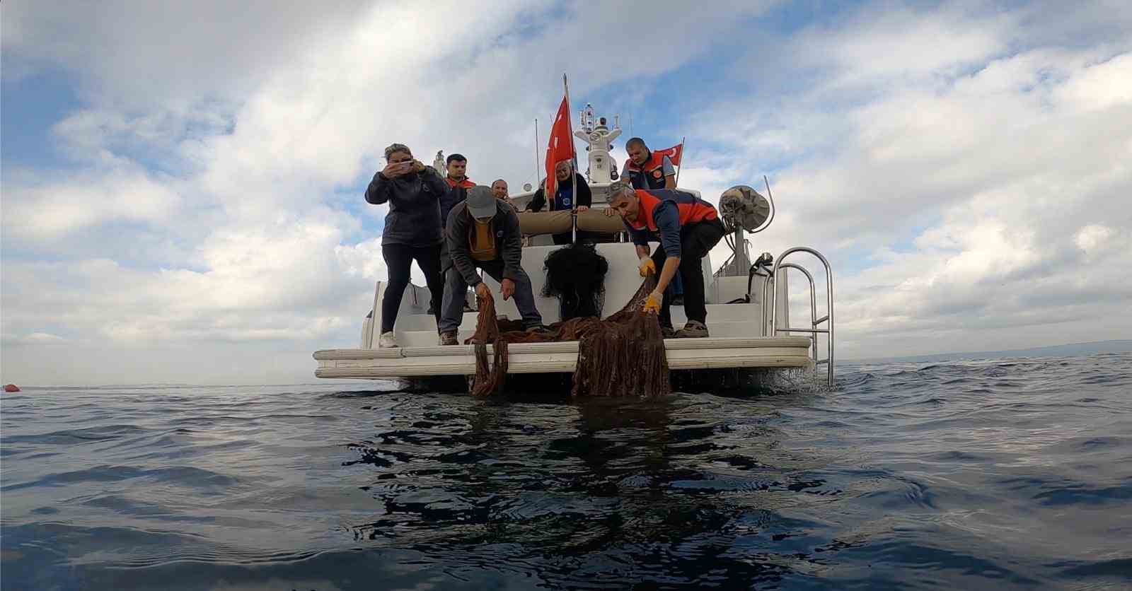Çanakkale’de 9 yılda denizden 34 bin 620 metrekarelik hayalet ağ çıkarıldı