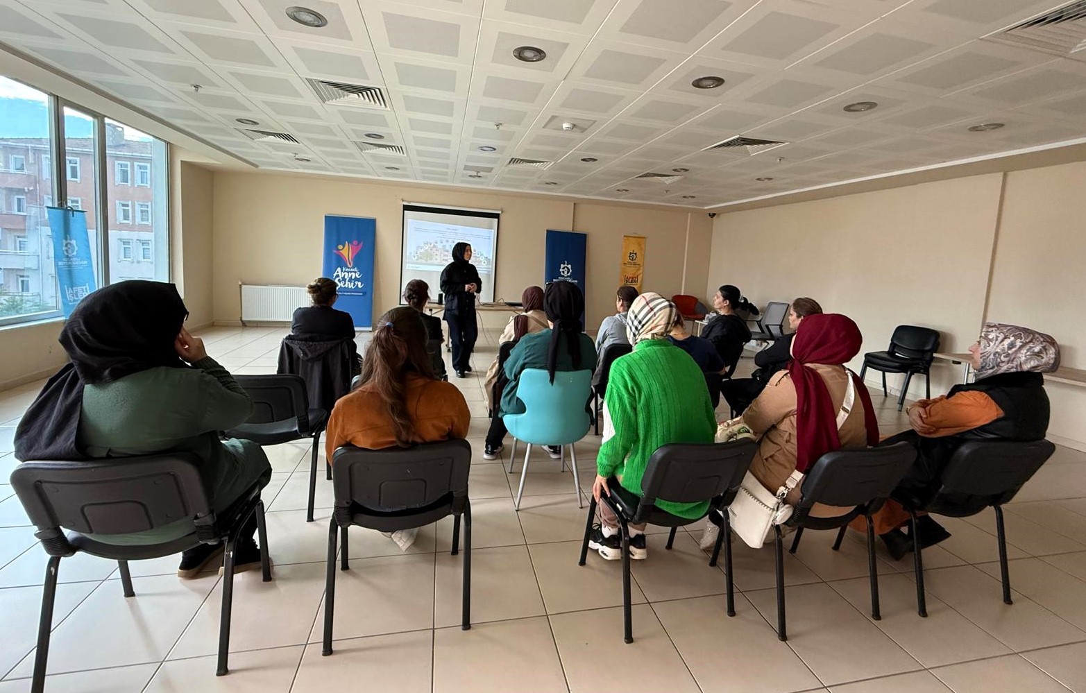 Kadınlara afet bilinci eğitimi
