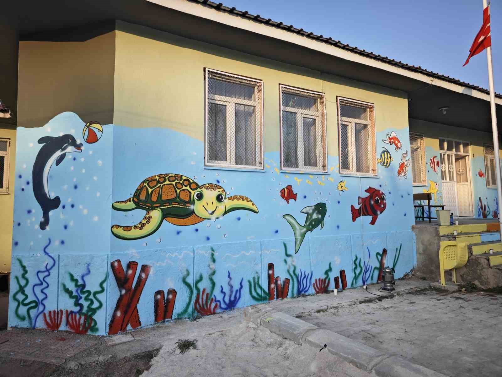 Van G&uuml;zel Sanatlar Lisesinden anaokuluna renkli dokunuş
