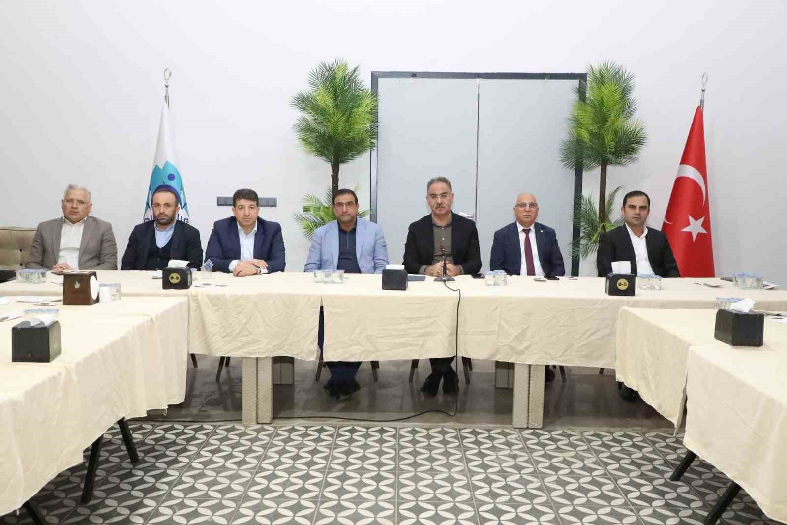 Eyy&uuml;biye&rsquo;de belediye ve il&ccedil;e esnafından temizlik i&ccedil;in ortak adım
