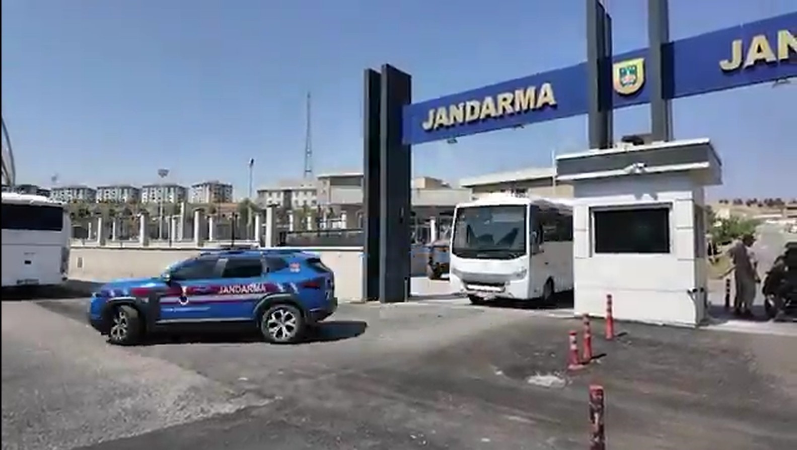 Şanlıurfa&rsquo;da silah ka&ccedil;ak&ccedil;ılığı operasyonu: 2 g&ouml;zaltı
