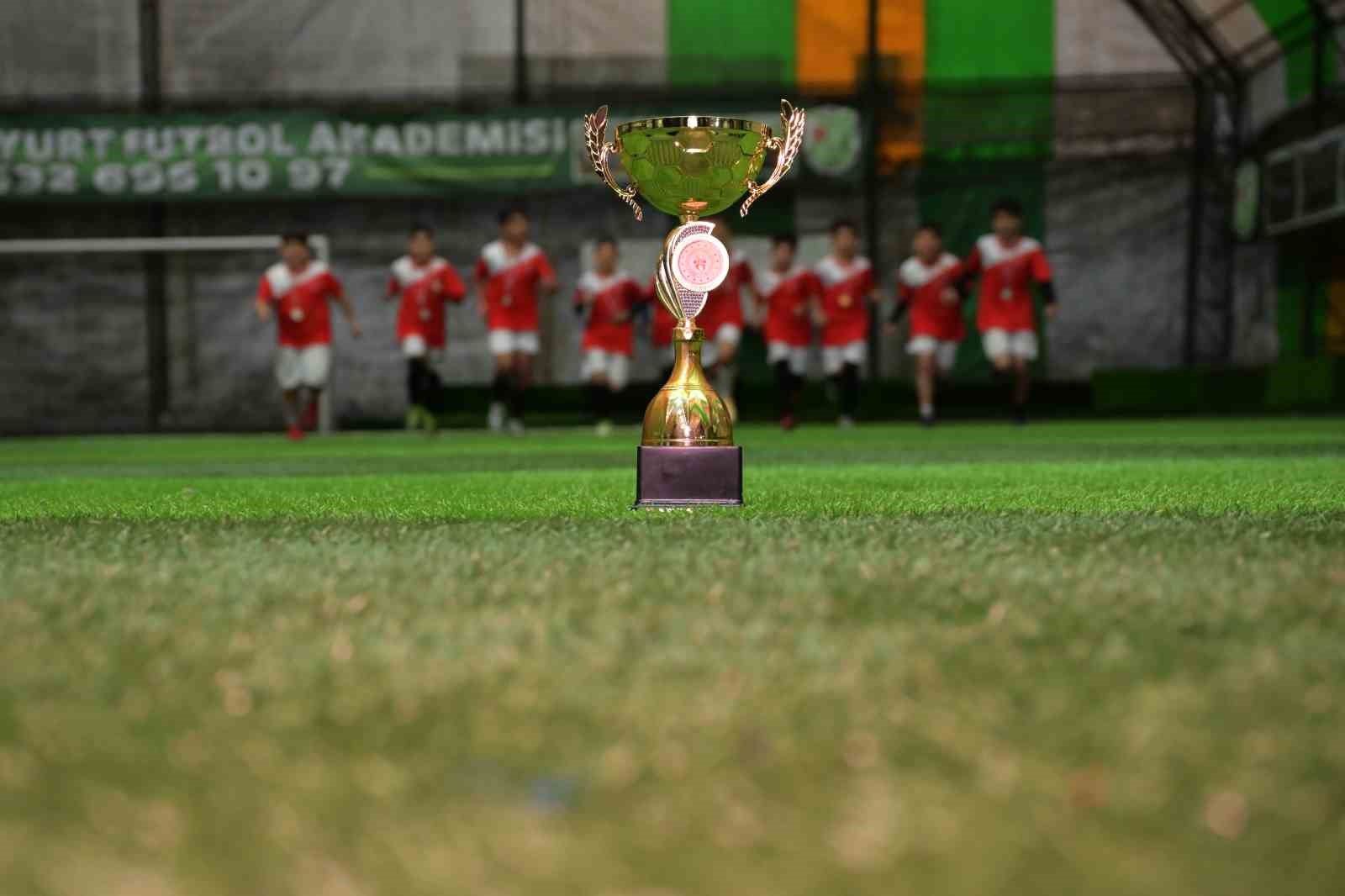 Esenyurt Belediyesi&rsquo;nden gen&ccedil;lere spor desteği
