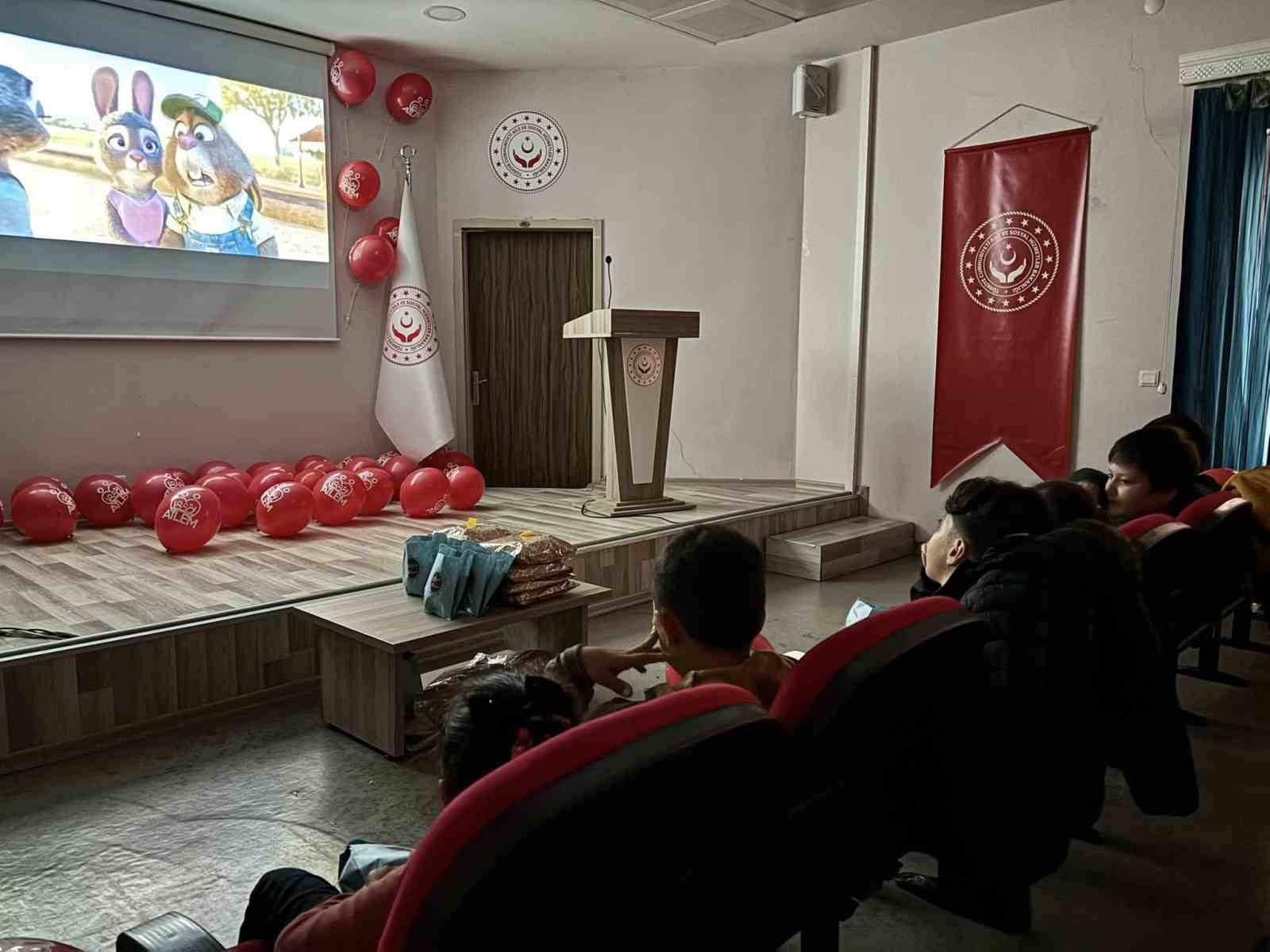 Ş&Ouml;NİM&rsquo;den ara tatildeki &ouml;ğrencilere sinema etkinliği
