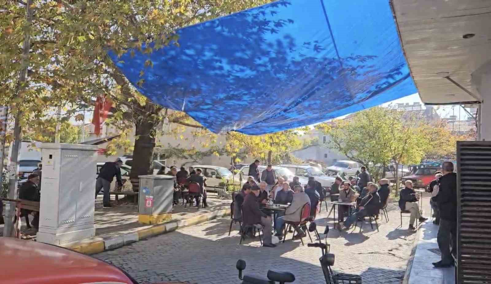 Sındırgı’da peş peşe depremler