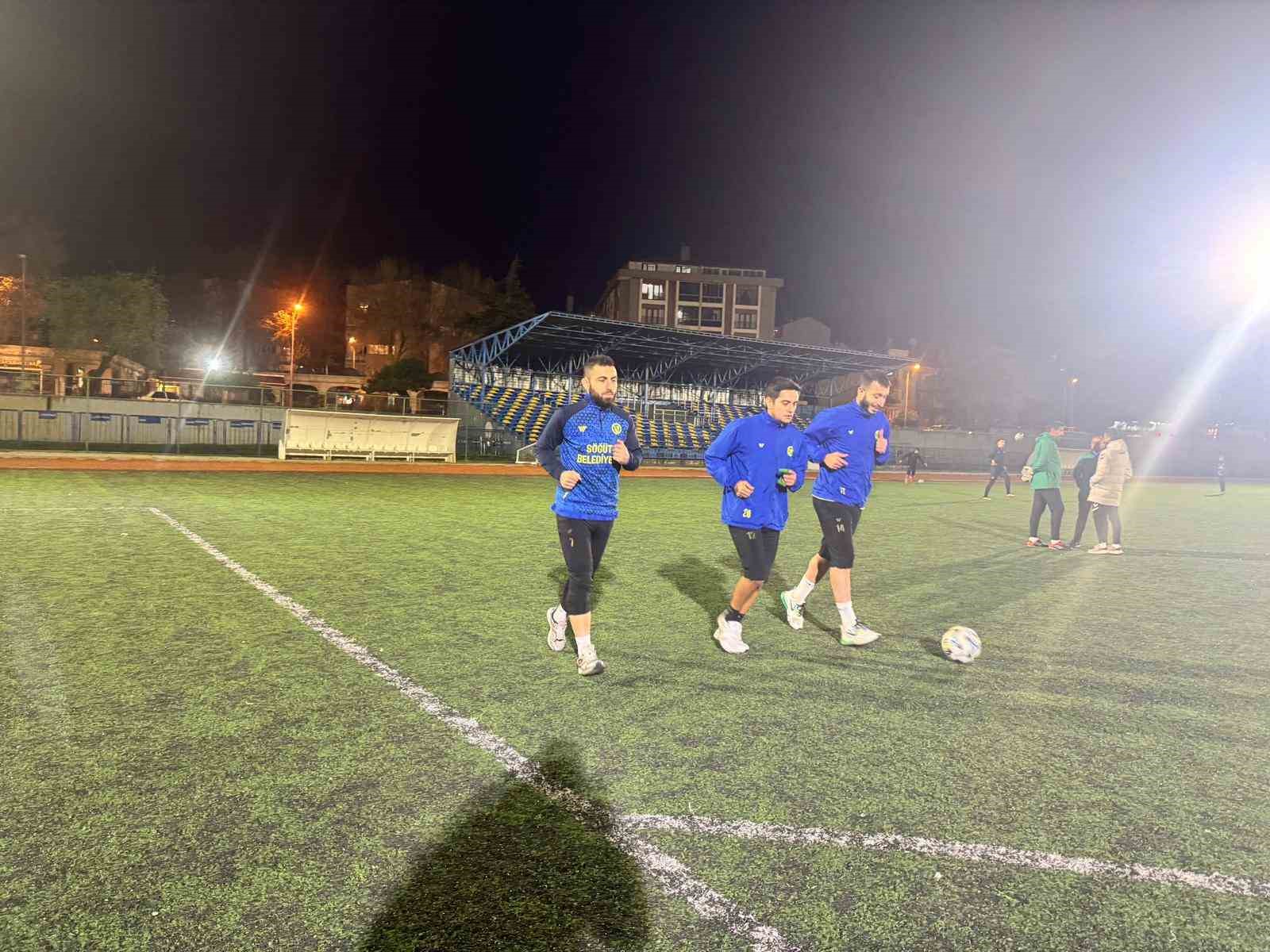 S&ouml;ğ&uuml;tspor, İznikspor ma&ccedil;ı hazırlıklarını tamamladı
