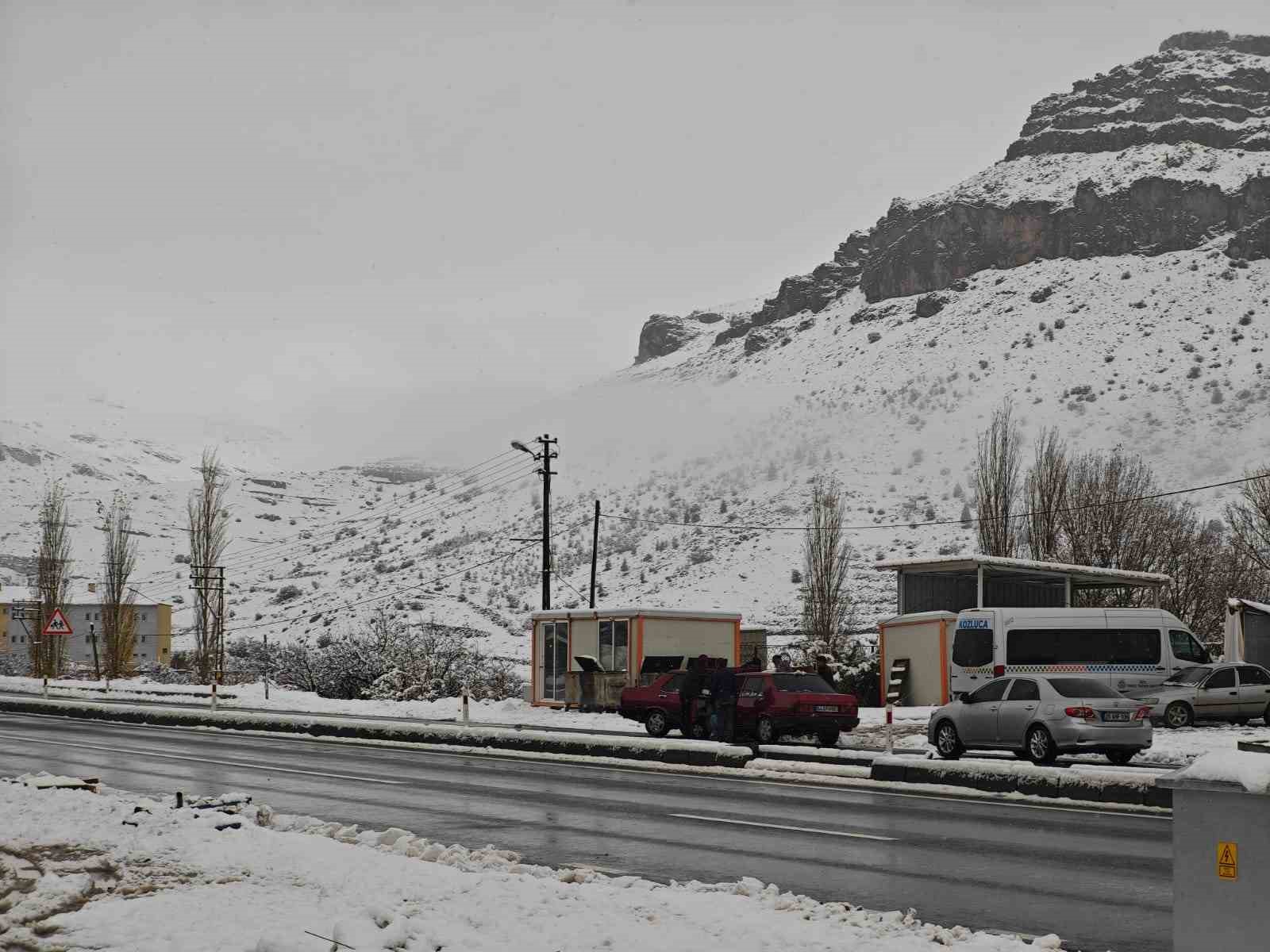 Malatya’da sağanak ve kar yağışı etkili oluyor